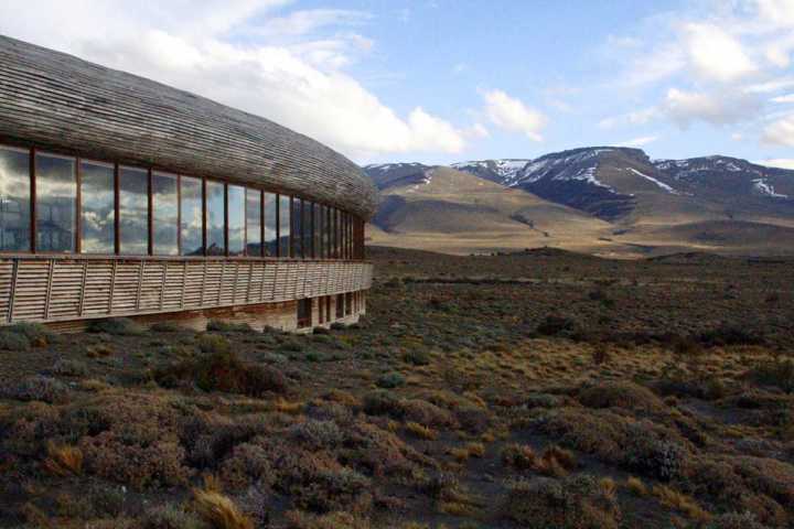 Tierra Patagonia Hotel & Spa às margens do Lago Sarmiento