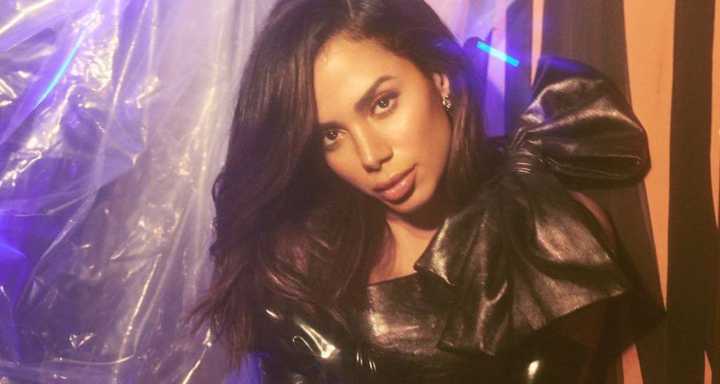 Anitta fala sobre Dia dos Namorados e arranca risadas dos fãs nas redes sociais