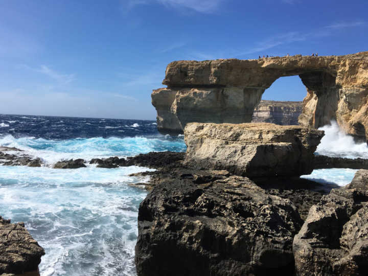A Azurre Window foi destruída recentemente pelo vento