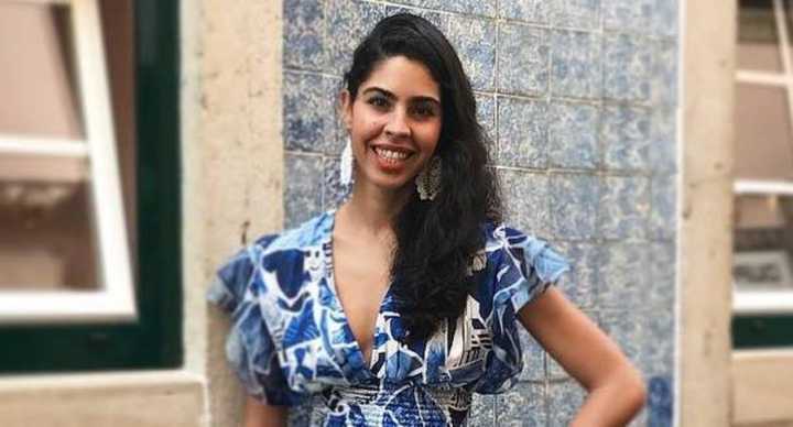 Bela Gil fez topless na Europa e mandou a real pelo Instagram