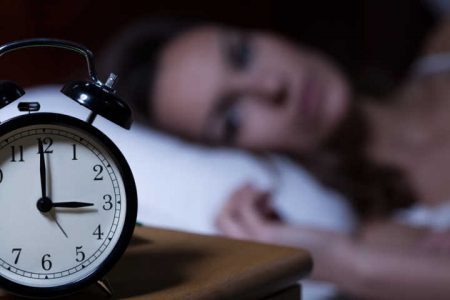  Dormir de 2 a 4 horas por noite aumenta em duas vezes o risco de sofrer enfarte ou AVC, mas para quem muito, risco aumenta significativamente