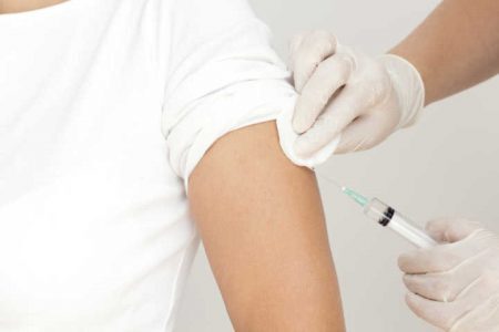A imunização protege contra os três sorotipos do vírus da gripe