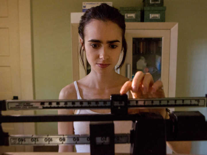 Lily Collins em “To The Bone”