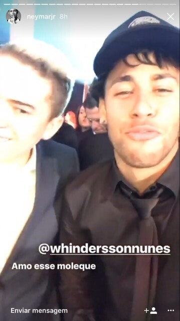 Neymar Jr posta fotos de evento beneficente