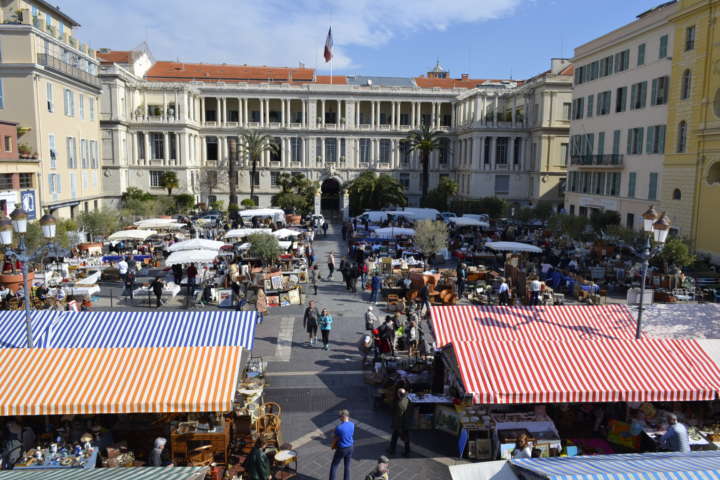 Vista do Cours Saleya, na Cidade Velha