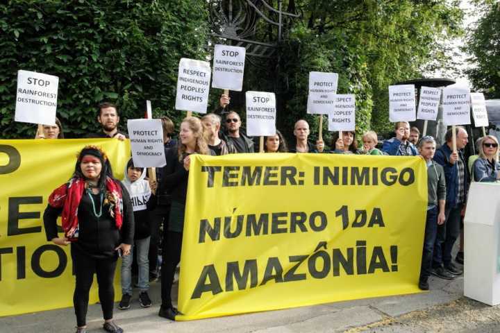 O protesto foi organizado por instituições ambientais