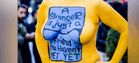 Um dos participantes da performance