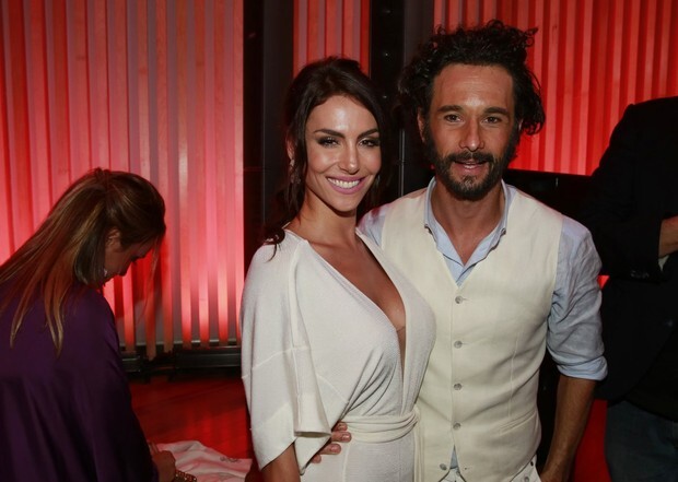 Rodrigo Santoro e Mel Fronckoviak têm sua primeira filha