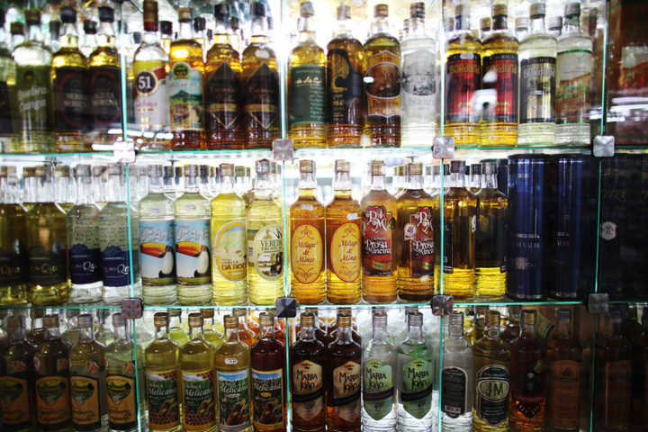 Loja no Mercado vende mais de 400 rótulos de cachaça