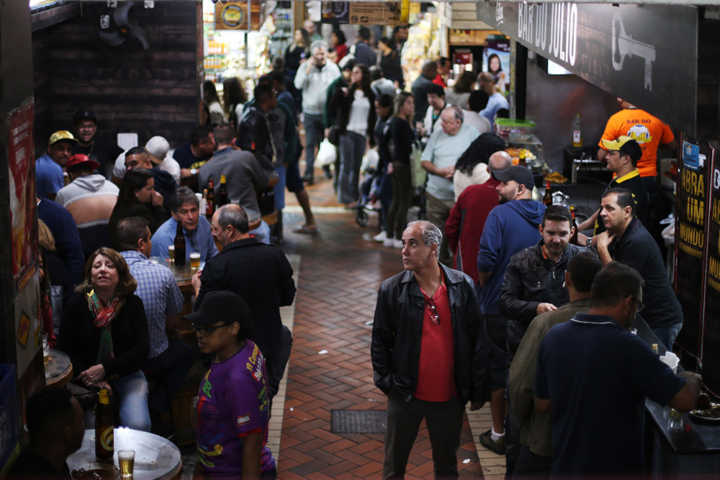 Vista de um dos corredores do Mercado Central de Belo Horizonte