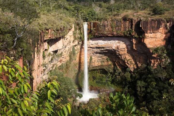 Vista da cachoeira Véu de Noiva