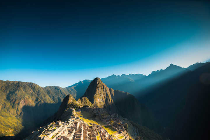 Para ver o Machu Picchu assim, acorde às 4 da manhã para não pegar a fila.