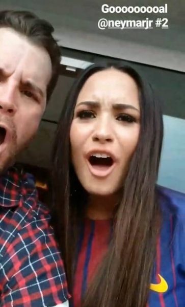 Dave Osokow compartilha, ao lado do amiga Demi Lovato , as emoções com os fãs ao comemorar gol de Neymar