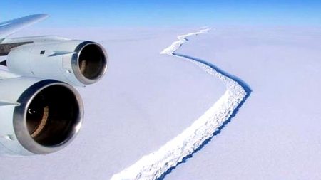 Iceberg tem 6 mil km² e, segundo cientistas, pode se descolar novamente
