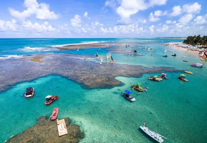 Vista aérea das piscinas naturais de Porto de Galinhas