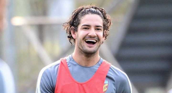 Alexandre Pato se compara a Jon Snow, de “Game of Thrones”, e internet cai na risada