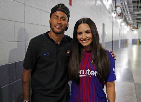 Neymar Jr e Demi Lovato: quase a mesma tatuagem