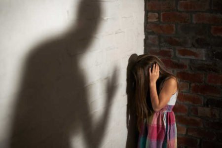 A menina foi vítima de abuso sexual por parte do pai de uma amiga