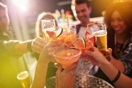 “Há evidências que o  álcool é uma causa direta do câncer”, diz pesquisadora