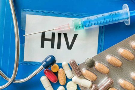 Estima-se que 36,7 milhões de pessoas no mundo vivem com o HIV, entre elas, 19,5 milhões iniciaram a terapia antirretroviral em 2016