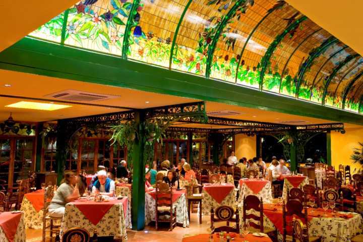 Interior do Restaurante Los Varietales