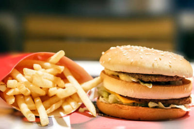 O McDonald’s oferece cupons de desconto aos clientes