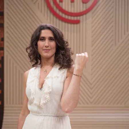 Paola Carosella apareceu rouca na edição desta terça-feira, 25, do “Masterchef”