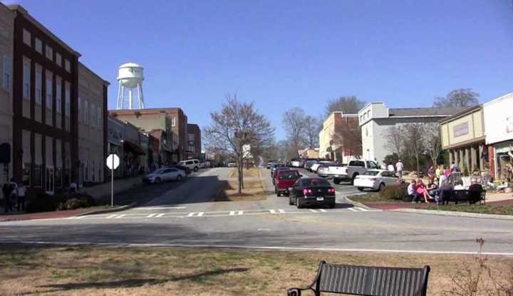 Avenida Central de Senoia, set principal das filmagens de “Walkin Dead”