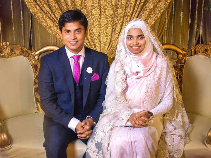 Tasnim Jara preferiu não usar maquiagem, joias e um vestido caro no seu casamento