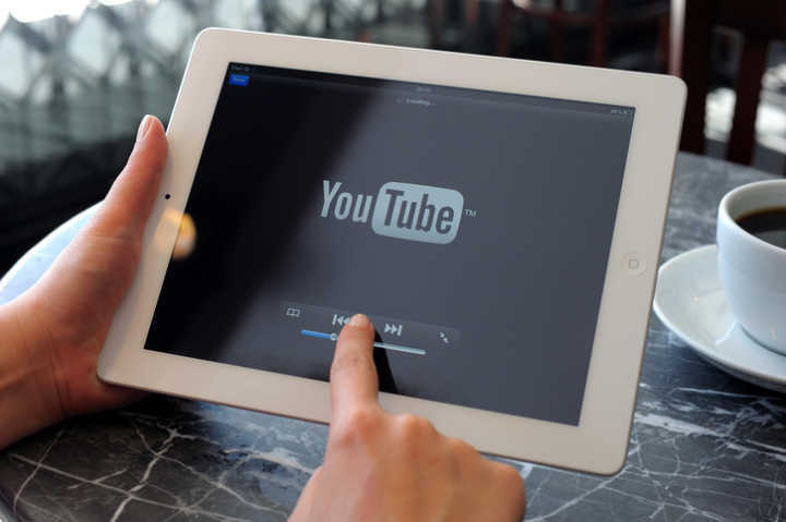 Canais no YouTube oferecem gratuitamente dicas para quem quer ser jovem aprendiz, estagiário ou trainee