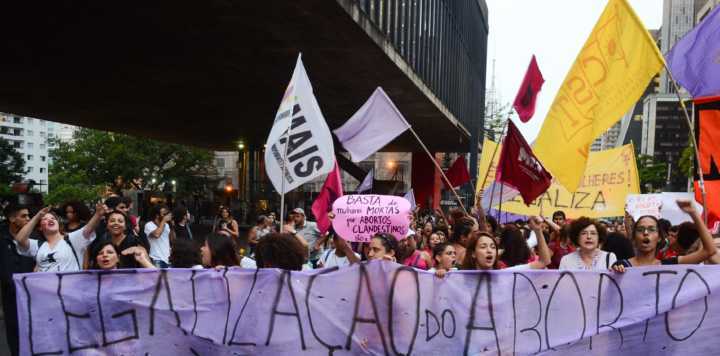 Manifestação pelo direito das mulheres ao aborto em São Paulo