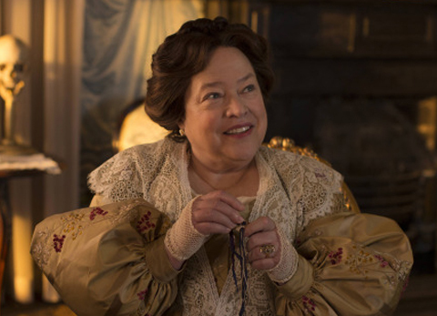 Kathy Bates como Delphine LaLaurie em “American Horror Story: Coven”