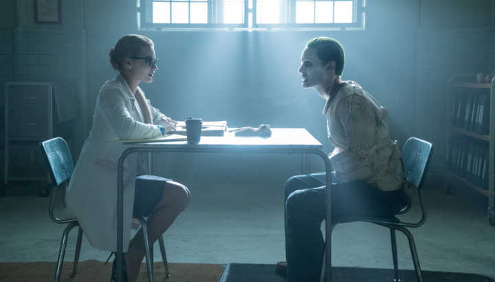 Arlequina (Margot Robbie) e Coringa (Jared Leto) em “Esquadrão Suicida” (2016)