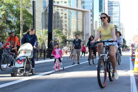 Poucas pesquisam foram feitas para entender motivos que levam poucas mulheres a andarem de bicicleta