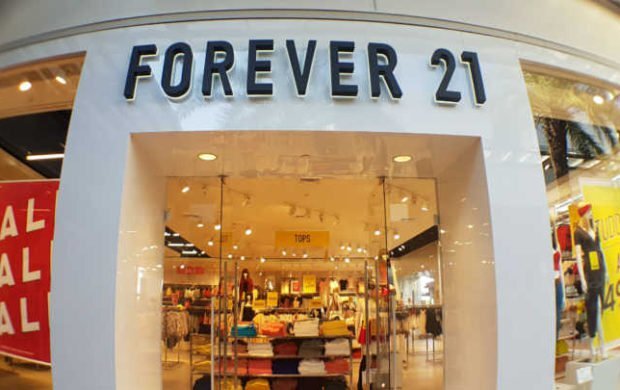 Forever 21: quem comprar uma peça, vai ganhar outra de igual ou menor valor