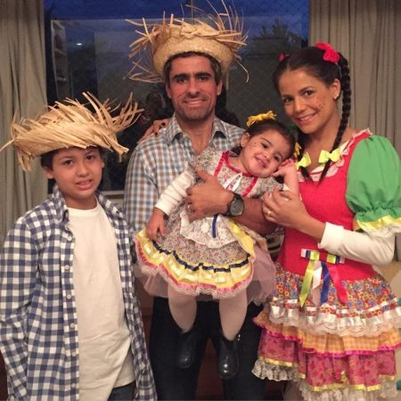 Nivea Stelmann com o marido, Marcus Rocha, e os filhos, Miguel e Bruna