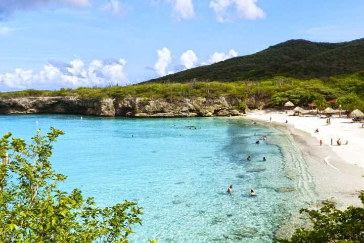 Praia de Kenepa Grandi em Curaçao