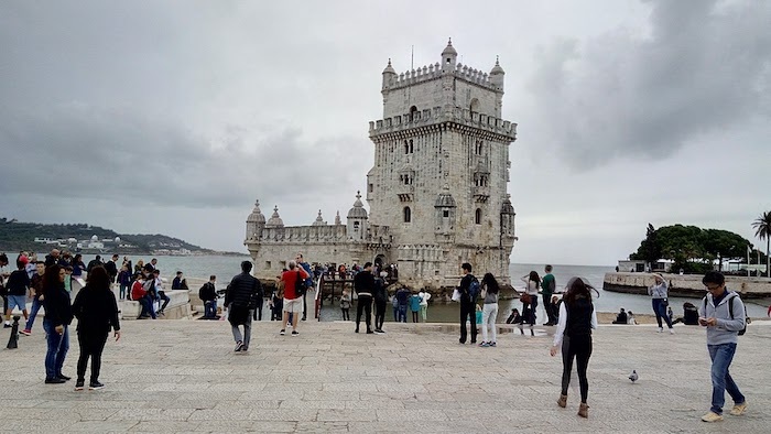 A Torre de Belém, um dos cartões-postais de Lisboa, em Portugal