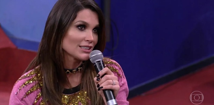 Flávia Alessandra, ao lado do marido Otaviano Costa, foi uma das convidadas do Altas Horas na noite deste sábado, 16