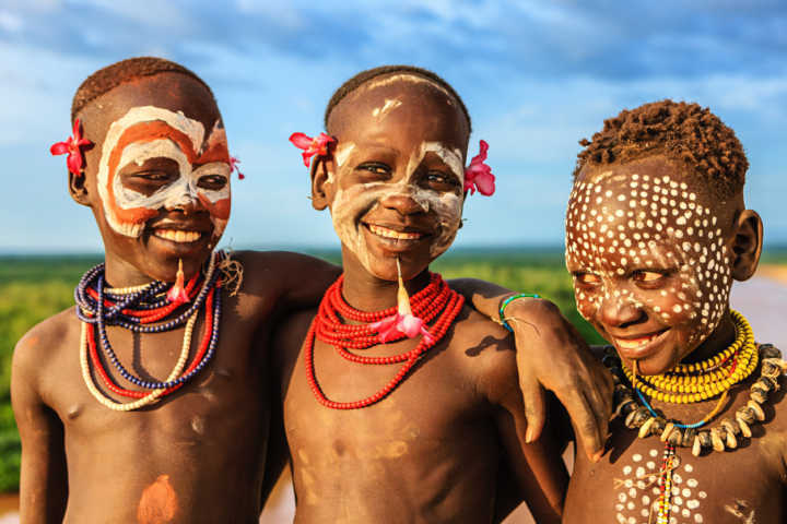 Por não ter sido colonizada, a Etiópia mantém parte das tradições tribais quase intocadas