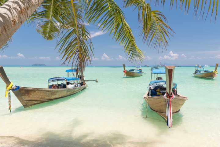 As ilhas Phi Phi, as mais desejadas da Tailândia, serviu de cenário para o filme “A Praia”