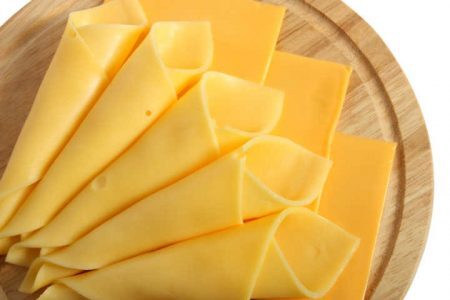Bactéria foi encontrada em  lote de queijo fracionado