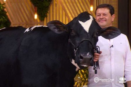 Participação “especial” de vaca no “Masterchef” vira polêmica