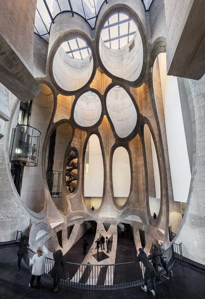Interior do Zeitz Museum of Contemporary Art Africa