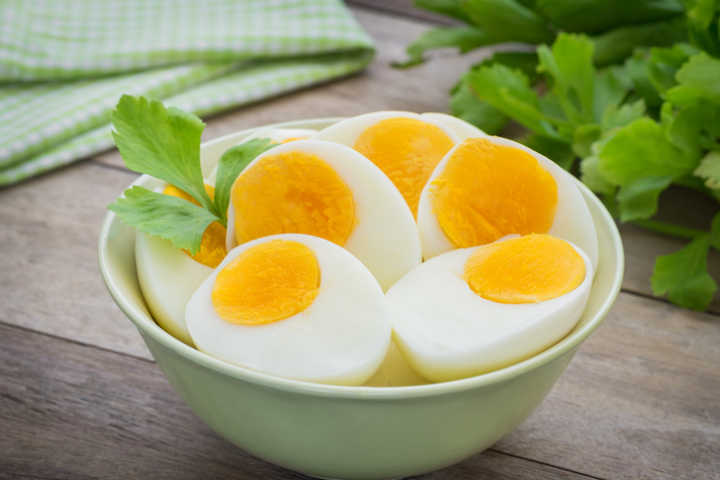 Levar ovo cozinho (proteína) para o lanchinho da tarde pode ser uma opção