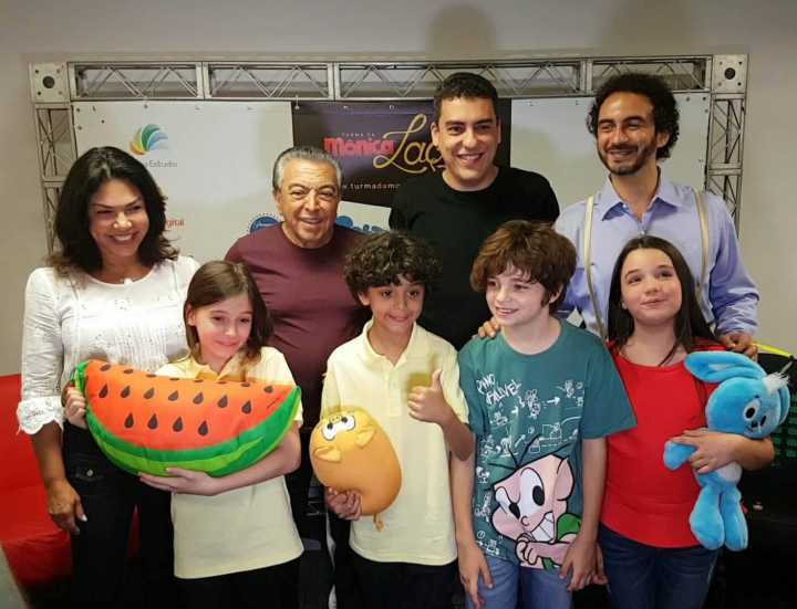 (Em cima) Mônica Sousa, Maurício de Sousa, Daniel Rezende, Cao Quintas e os atores Laura Rauseo,, Gabriel Moreira, Kevin Vechiatto e Giulia Barreto