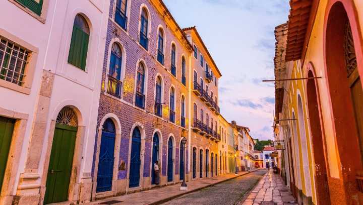 Azulejos portugueses na fachada dos casarões do Centro Histórico de São Luís