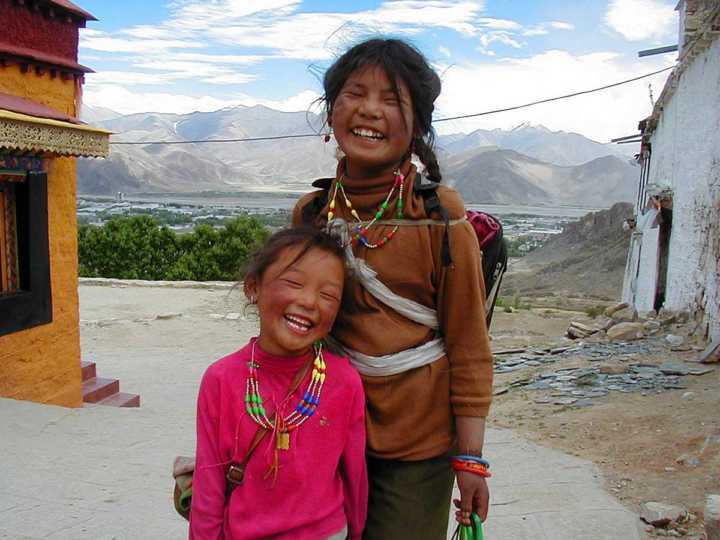 A Snowman Trek percorre aproximadamente 350 km de trilhas entre a fronteira do Butão com Tibet
