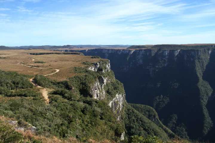 Trilha do Mirante, no cânion Fortaleza, no Parque Nacional da Serra Geral