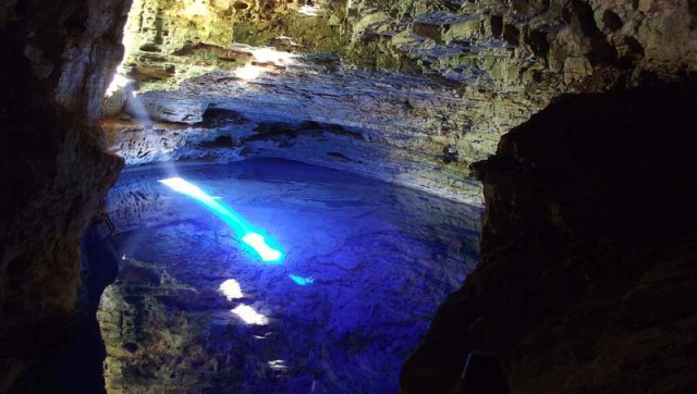 O Poço Encantado é um dos principais pontos turísticos da Chapada Diamantina